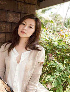 井川里予吃红肠